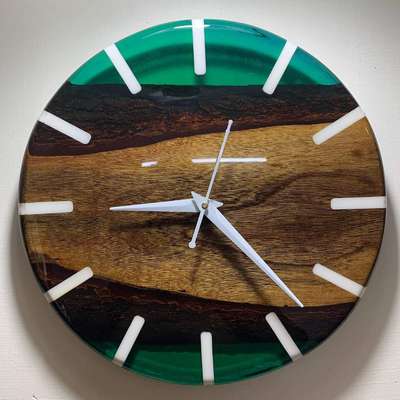 Epoxy clocks with a live edge, the best way to add nature's effect on your wall.
size: 12 inch dia
Price: 2,500/-