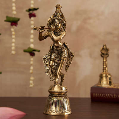 Beautiful Brass Krishna Statue playing Flute
#decorideas #devotional #homeinspiration #madeinindia #inspiration #explore # #krishana #krishnaidol #krishnabrassidol #decorshopping