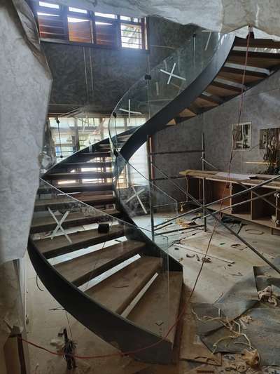 work on going 
#metalspiralstaircase
#curved glass