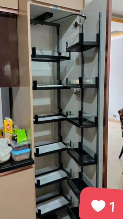 Pantry Unit Glass Available in 4 Fut 8 Basket & 6 Fut 12 Basket Contact Whatsapp Or Call 8471040786