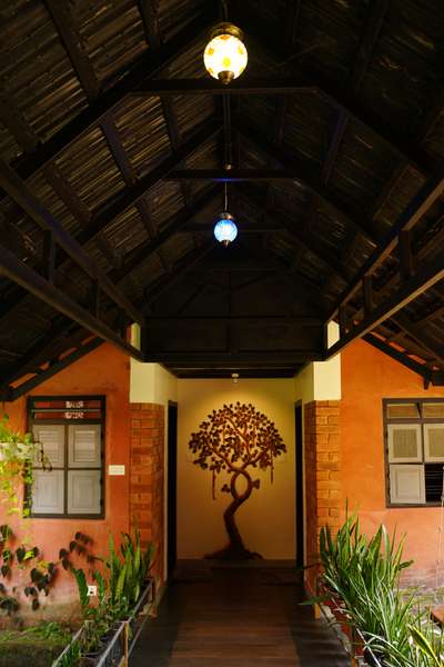 Verandah, which connects the private and semi public area, The courtyard and pond also separates the living space into private and public areas,
with the living, dining and kitchen.
The movement of the visitor from the busy areas cuts across the various buffer zones.

#entenilambur #nilambur #kolo #designkerala #vanithaveedu #keralahouse #keralahomes #designindia.
.#veedu #residence #tropical #tropicalarchitecture #keralahomes #keralahomedesign #traditionalhome #traditionalhouse #keralahomeplanners #keralahomes  #designkerala #vanithaveeduofficial 
 #kolo #vanithaveedu #naatiloruveedu #entenilambur #koloapp
#veedumplanum #archdaily