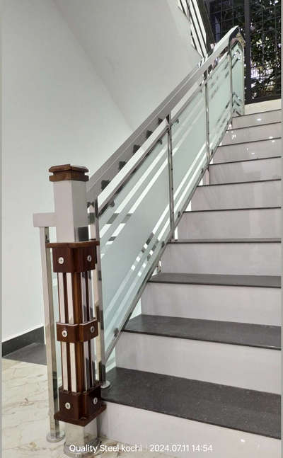 #GlassHandRailStaircase #handrailstaircase #ssrailing #ssglassrailing
