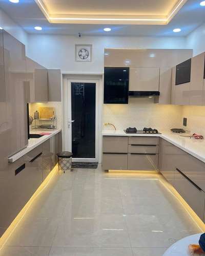 #ModularKitchen #LargeKitchen #LShapeKitchen #KitchenCabinet #WoodenKitchen #KitchenRenovation #ModularKitchen