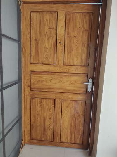 #തേക്ക് ഗ്രൈൻഡ്‌സ് വരച്ച door