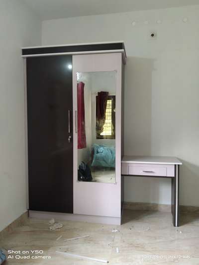#simple wardrobe and table and drow