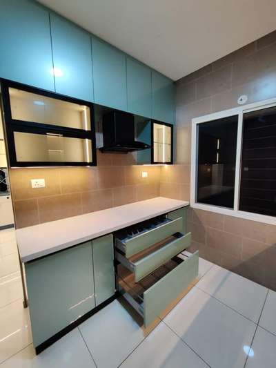 #ClosedKitchen  #KitchenCabinet  #WoodenKitchen  #KitchenRenovation  #ModularKitchen  #KitchenInterior  #KitchenLighting