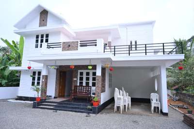 ഒരു വീട് എന്നത് എല്ലാക്കാലത്തും നമ്മുടെ തണൽ ആണ്... വീട് എന്നത് ഒരു സ്വപ്നം മാത്രമായി ഒതുക്കാതെ അത് നമുക്ക് പൂർത്തീകരിക്കാം 
For more details : https://wa.me/message/EFTWME2ZHYGQH1 #housewarming
 #completed_house_construction
 #keyhandover
Sqft:1643
3bhk