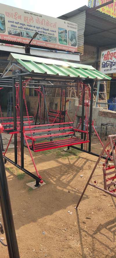 4 seatar swing
6x6x8 fit size 
120 to 150 kg weight
with teen seat