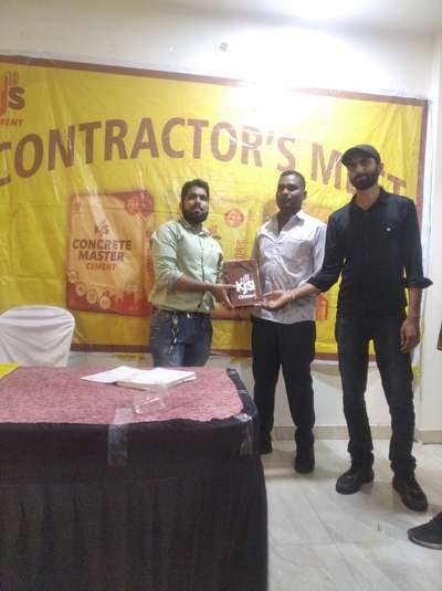 Bhopal Best civil contractor award 🏡 Chandan Pandit 
RCC structure work 120sq.ft 
Labour rate 350sq.ft 
With material 1300,1400sq.ft