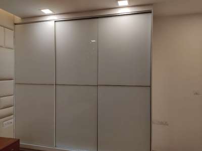 Lacquered glass sliding door wardrobes (3 doors) #SlidingDoorWardrobe #3DoorWardrobe #lacquered #lacqueredglasswardrobe