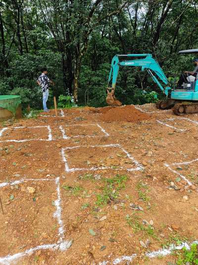 ▶️എറണാകുളം ജില്ലയിൽ തിരുവാണിയൂർ, 𝗠𝗿. 𝗠𝗮𝗻𝗼𝗷 & 𝗥𝗲𝗺𝘆𝗮 ക്ക് വേണ്ടി നിർമിക്കുന്ന 𝟭𝟲𝟬𝟮 (𝟰𝗕𝗛𝗞)സ്‌ക്വയർ ഫീറ്റ് വീടിന്റെ, തറ നിർമ്മാണത്തിനായുള്ള കുഴി എടുക്കുന്ന ദൃശ്യങ്ങൾ. 🏡

▶️𝙁𝙤𝙪𝙣𝙙𝙖𝙩𝙞𝙤𝙣 𝙥𝙞𝙩 𝙬𝙤𝙧𝙠𝙨🏡

𝗖𝗹𝗶𝗲𝗻𝘁𝘀   : 𝗠𝗮𝗻𝗼𝗷 & 𝗥𝗲𝗺𝘆𝗮
𝗦𝗾𝗳𝘁         : 𝟭𝟲𝟬𝟮 (𝟰𝗕𝗛𝗞)
𝗦𝗾𝗳𝘁 𝗿𝗮𝘁𝗲 : 𝟮𝟬𝟬𝟬( column footing foundation)
𝗣𝗹𝗮𝗰𝗲       : 𝗧𝗵𝗶𝗿𝘂𝘃𝗮𝗻𝗶𝘆𝘂𝗿, 𝗘𝗿𝗻𝗮𝗸𝘂𝗹𝗮𝗺
 #KeralaStyleHouse #foundation