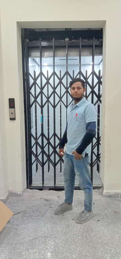 manuel door lift from industry purpose 
near of faridabad