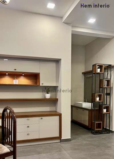 #diningroomdesign #crockeryunit #washareacounter #InteriorDesigner  #heminterio  #bestinteriordesignersinkochi #bestinteriordesigner #dininginterior #homeinteriors