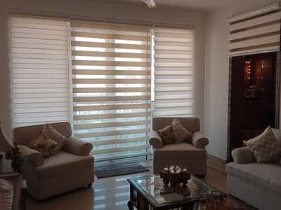 zebra blind at holesale price
#zebrablind
#rollerblind
#verticalblind
#woodenblind
#romanblind
#officeblind
#wallpapers 
#WindowBlinds 
#VinylFlooring