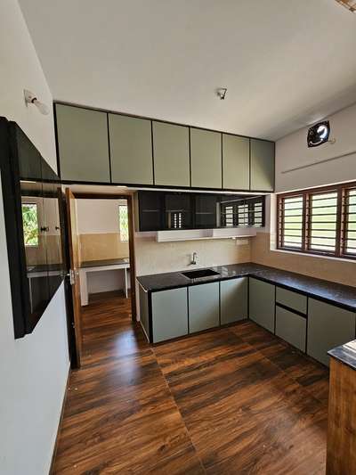 Aluminum and pvc kitchen cupboards
 #InteriorDesigner 
 #KitchenIdeas 
 #KeralaStyleHouse 
 #aluminium_modalur_kitchen_work  #keralastyle  #keralahomestyle