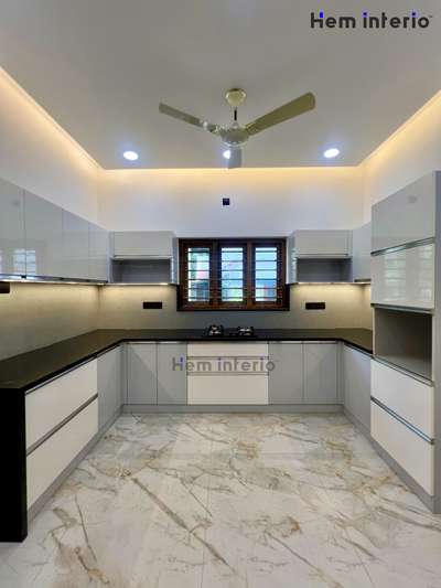 MODULAR KITCHEN 

 #ModularKitchen #KitchenInterior #residentialwork #homeinterior #gypsumdesign #moderndesigns #moderninteriors #keralainterior #interiordesignkerala