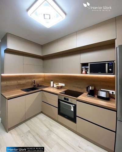 #LargeKitchen #ModularKitchen #KitchenInterior #OpenKitchnen #pantry #inotechkitchen #wadrobedesign #SlidingDoorWardrobe #tvunitdesign #modularTvunits #MasterBedroom #wallpanelling #DressingTable #All_furnitures_work_karane_ka_liye_contact_kare_8077543050