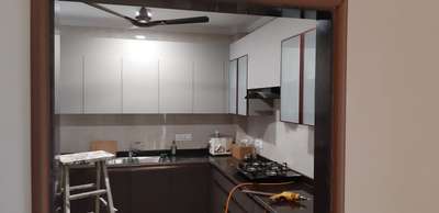 modren kitchen 400 sqft without metirl in delhi my contact num 8826409464