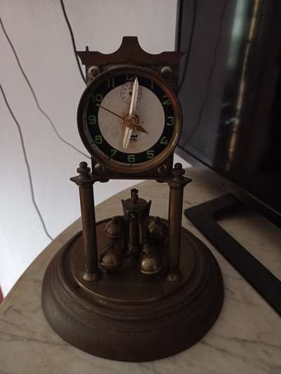 Does anyone know guys who can repair this antique clock.. #antique  #pendulamclock