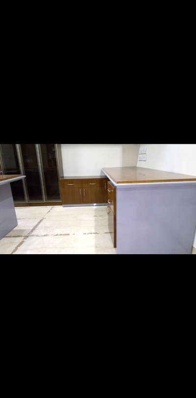 Asian PU high gloss finish pitampura office