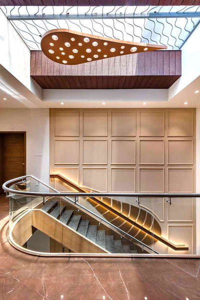 #StaircaseDecors #GlassHandRailStaircase #staircasededo #staircasededodesign #RoofingIdeas #dedodesign #StaircaseIdeas