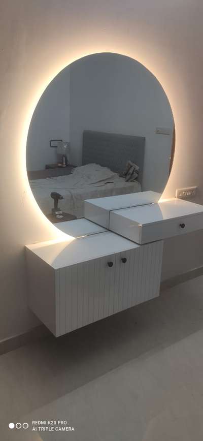 mirror stand #InteriorDesigner