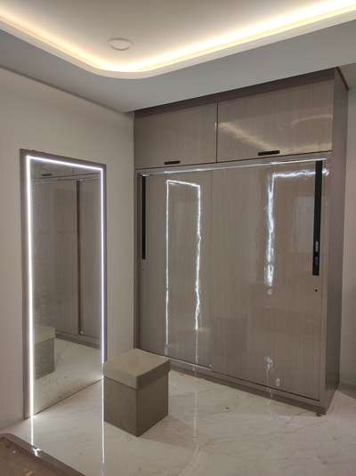 #InteriorDesigner 
#modularwardrobe 
#SlidingDoorWardrobe 
#architecturedesigns