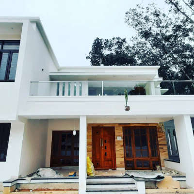 site : TVM.   ATTINGAL 
client : Sakeer Husain
HANDRAILS. 12MM TUFFON GLASS 
 #GlassHandRailStaircase  #ssrailing  #interiordesignerkannur  #interiirdesignersinthalassery   #GlassBalconyRailing  #himedecoration