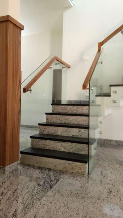 Glass Stair Case  #GlassBalconyRailing  #GlassHandRailStaircase  #GlassStaircase  #glasswork  #Glasshardware