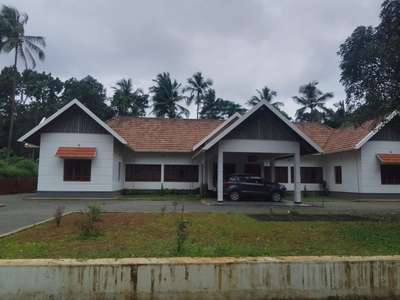 ##keralahomes #architecture #kerala #interiordesign #home #homedecor #keralaarchitecture #architect #interior #keralahomedesign #homedesign #homesweethome #keralahomeplanners #archdaily #keralahouse #keralainteriordesign #interiordesigner #keralahome #homedecoration #homedesignideas #architecturedesign #exteriordesign #keralahomedesigns #design #traditional #builders #keralagodsowncountry #homeplans