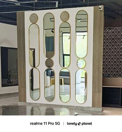 meterial Steel 304 
mirror frame gold coating