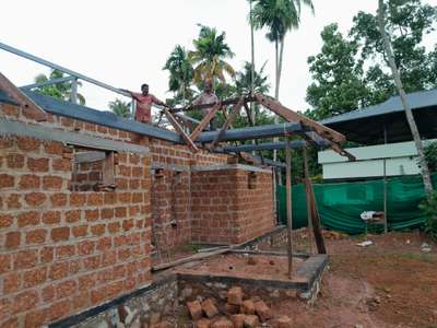 #TraditionalHouse  #traditiinal  #trandingdesign  #koloviral  #KeralaStyleHouse  #keralastyle  #keralam  #RoofingIdeas  #RoofingDesigns  #nalukettveddu  #Nalukettu  #nadumuttam