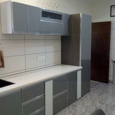 kitchen cabinets 
90724 91549