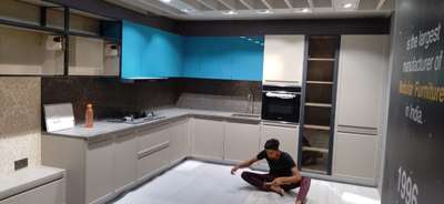 modular kitchen 250 rupaye square fee andar white sunmica 350 alagse  pursuit