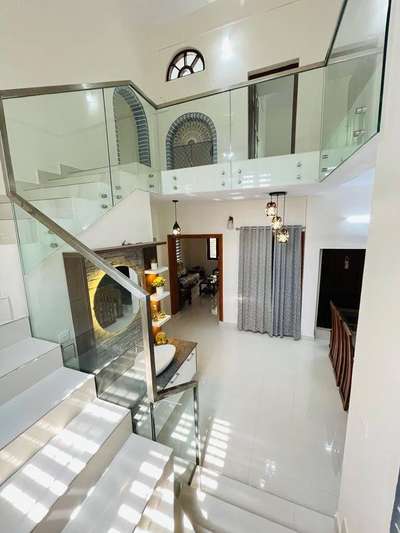 Frameless glass handrail works