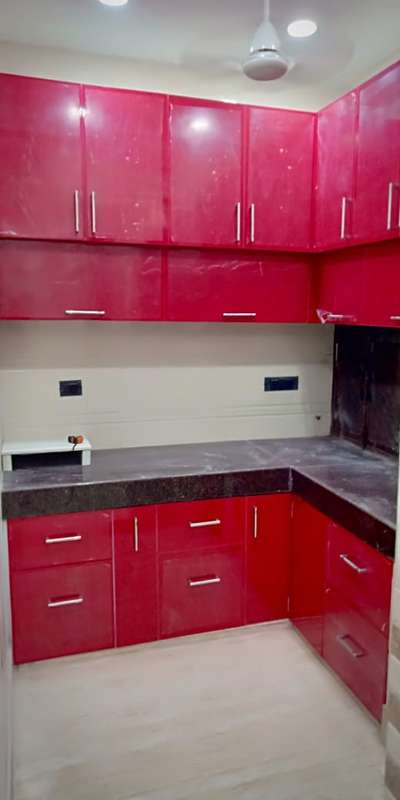 wooden kitchen 
all wood work standerd and professional contack me 
my number +918851822911
call/watsapp