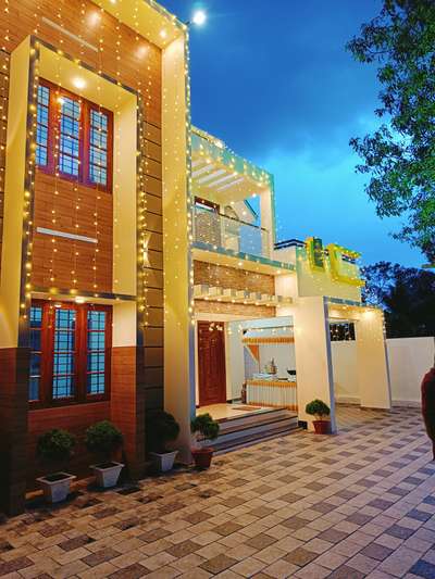 CASTLE BUILDERS AND ARCHITECTS 

MUKKAMPALAMOOD 
HOUSE WARMING DAY

#Thiruvananthapuram
#ContemporaryHouse
#naruvanmood