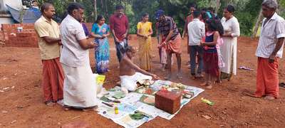 കുഞ്ഞു കൂടിനുവേണ്ടിയുള്ള ആദ്യ പടി