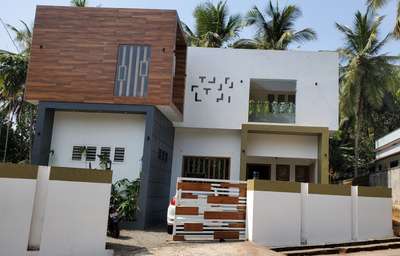 അഞ്ച് സെൻറ് പ്ലോട്ട് 
1800 sq ft . അഞ്ച് ബെഡ് റൂം , നാല് ടോയ്ലറ്റ് , സിററൗട്ട് , ലിവിംഗ് , ഡൈനിങ്ങ് , സ്റ്റയർ കേസ് , കിച്ചൻ , വർക്ക് ഏരിയ .