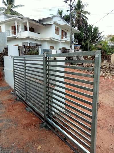 sliding gate