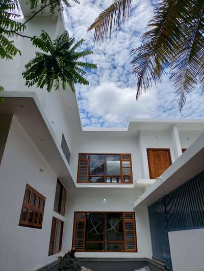 residence at karuvanchal, kannur
#HouseDesigns  #ContemporaryHouse  #ElevationHome  #Architect  #architecturedesigns  #Architectural&Interior  #kerala_architecture  #LivingRoomInspiration  #interiordesignkerala  #WindowsDesigns  #ConstructionCompaniesInKerala  #completed_house_construction  #construction   #modernhouses  #modern_