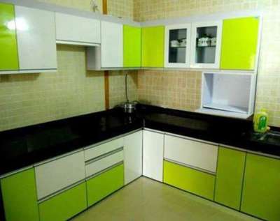 full modular kitchen in Lucknow plz call my mobile no 9555377489 full
