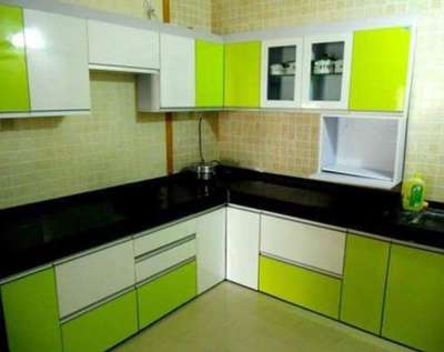 full modular kitchen in Lucknow plz call my mobile no 9555377489 full