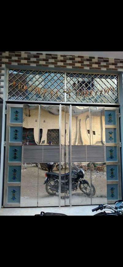 steel mirror seet gate