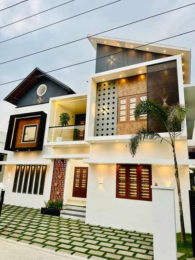 CONTEMPORARY LEXURY VILLA SALE IN TRIVANDRUM  #trivandram  #InteriorDesigner #lexuaryhomes