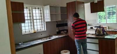 Contact For Kitchen Call Me 99272 88882
 & I work only in labour rate Carpenter available for all Kerala
WhatsApp Wa.me/+919927288882