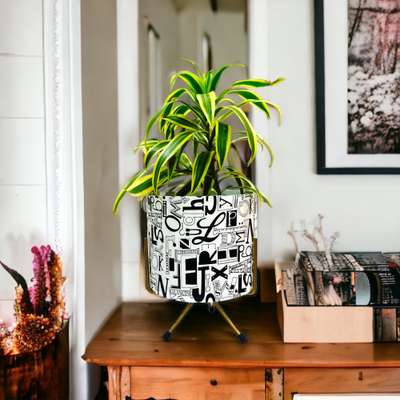 These metal planters is a must-have for any plant parent out there 🌱👌🏽