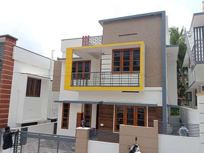 4 cent 1850 sqft vattiyoorkavu Moonnammodu 66 laksham. 7025569233