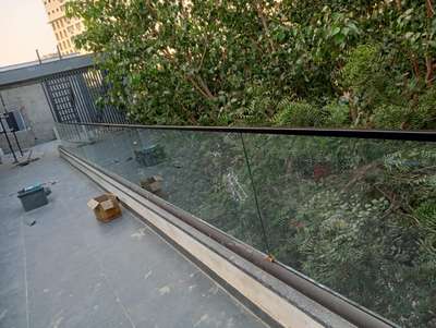 railing top profile & GLASS  10 mm c t