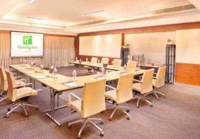 holiday inn kochi 
meeting room